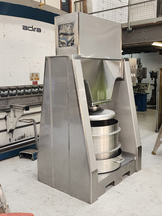 120 tonne stainless press system