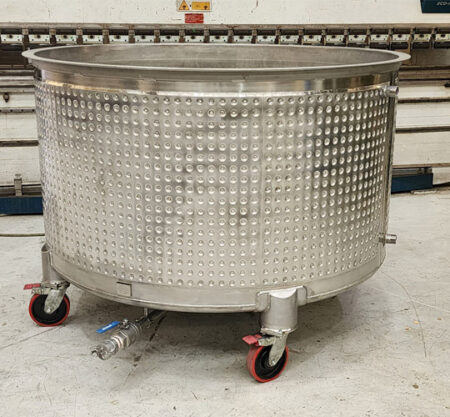 Read more about the article 2200 Litre Mobile Dimple Jacketed Tank