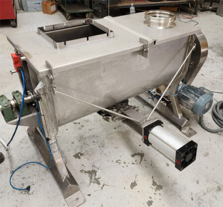 Read more about the article Twin Outlet Bunker Hopper