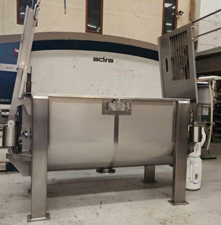 Read more about the article 2000 Litre Ribbon Blender with End-mounted Butterfly Lids