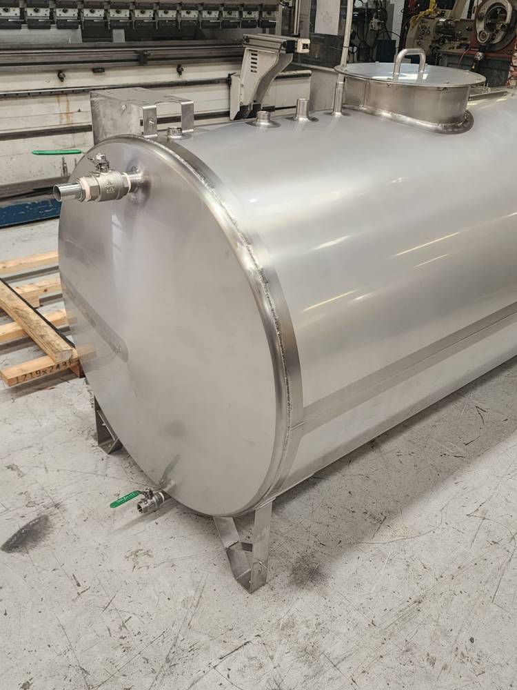 2100L horizontal tank end