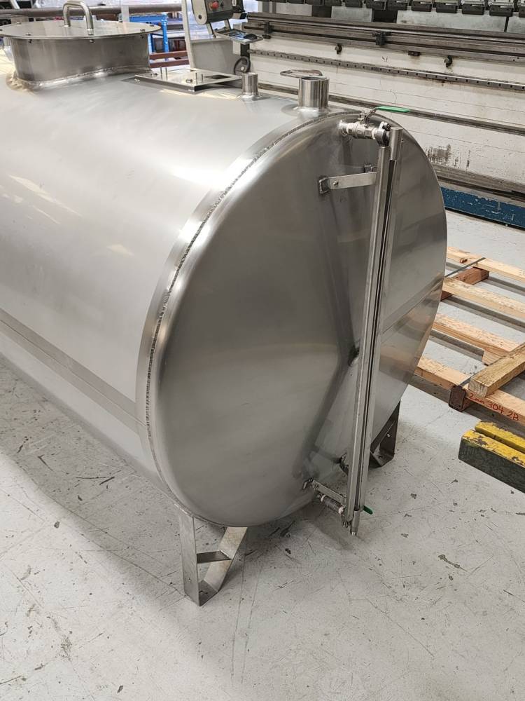 2100L horizontal tank other end