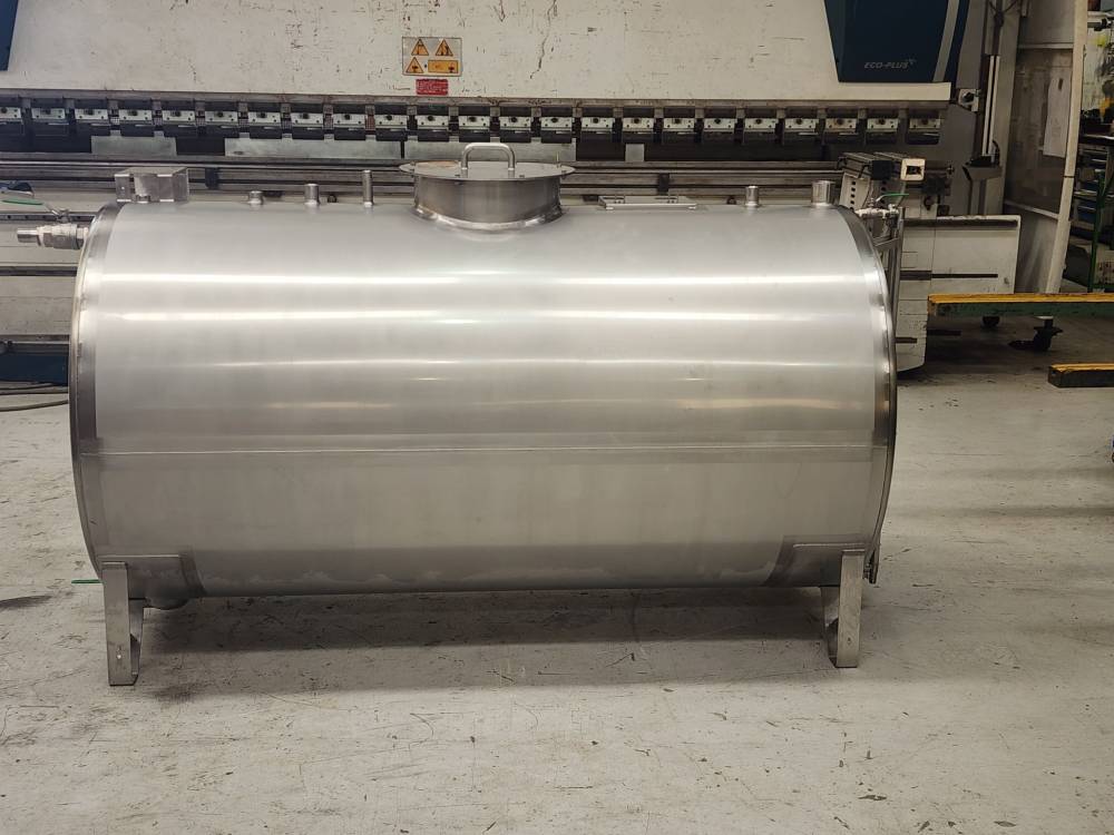 2100L horizontal tank