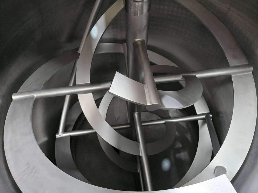6000L steam jacketed mixer ribbons inside