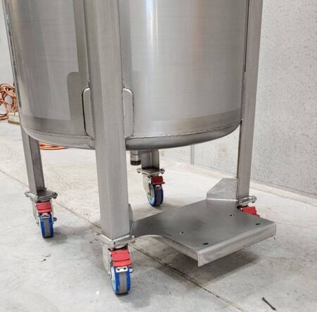 Read more about the article 500 litre mobile mix tank in SAF 2205 grade stainless steel