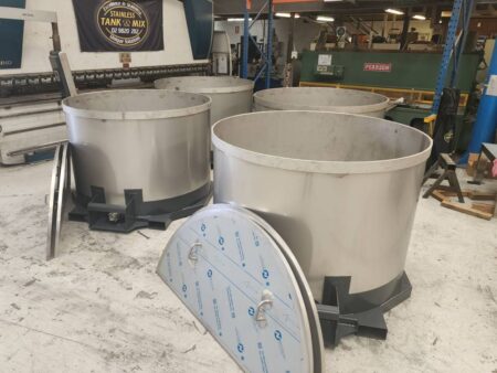 Read more about the article 2000L Forklift Chemical Mix Tanks