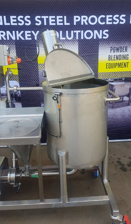 mix tank lid around the mixer shaft